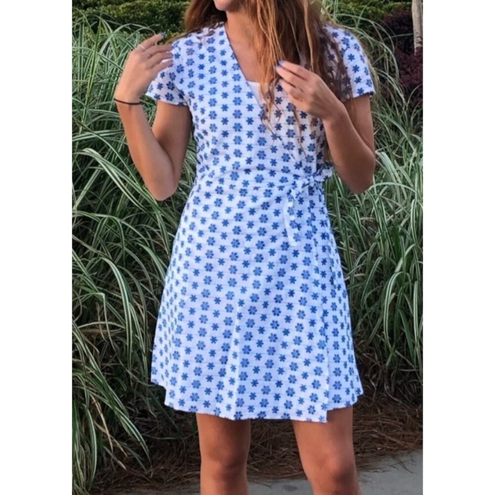 Mi Ami Francesca’s Wrap Dress Embroidered Womens L Blue White